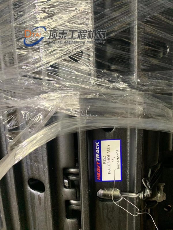 Best selling Excavator Parts R35Z 44L track link ass`y track chain ass`y track shoe ass`y