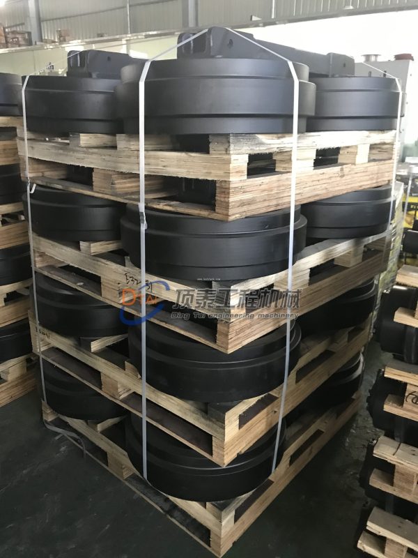Excavators Idler wheel CAT320 from Manufacturer - Image 3